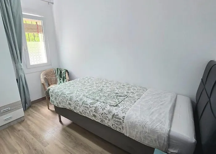 Luises Barrio De Parking Gratuito *